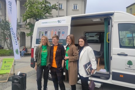 Terapia to NIE wstyd! Na kieleckim Rynku zaparkował Terapiobus
