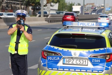 Przed nami długi weekend. Policjanci apelują o rozsądną jazdę