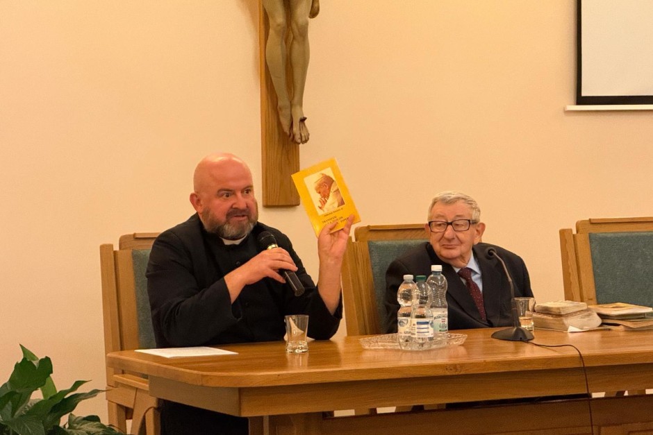 [FOTO] Akademia o uniwersalnym języku Boga