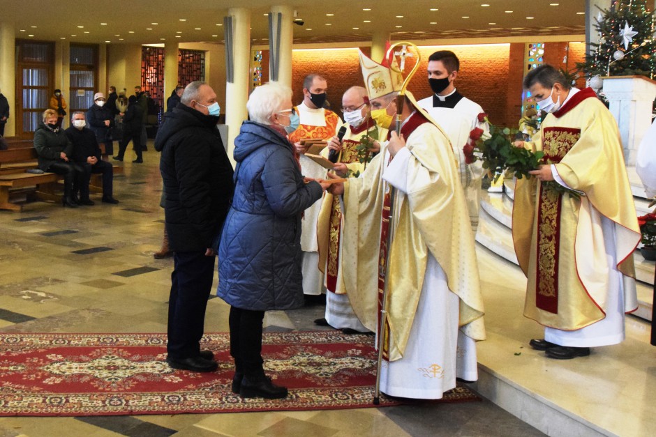 Biskup Jan Piotrowski: Rodzina to wspólnota zamierzona przez Boga