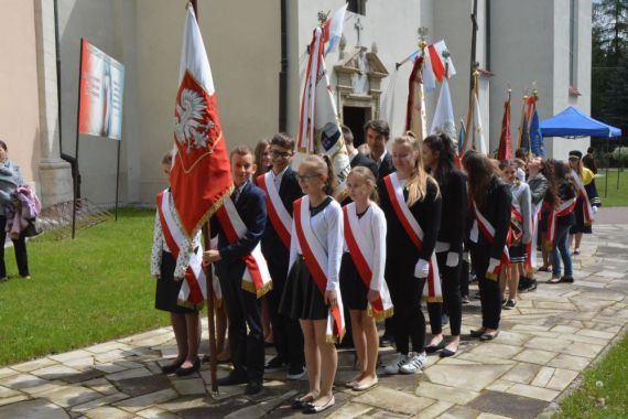 Uczniowie szkół im. Jana Pawła II spotkali się w Piotrkowicach