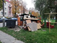 Problem z odbiorem śmieci na osiedlu Szydłówek. „Wysłaliśmy zgłoszenie do firmy Eneris”