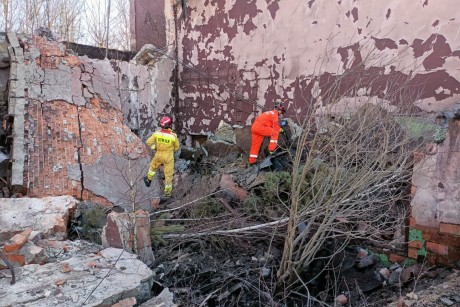 Nieużytkowana hala przemysłowa runęła