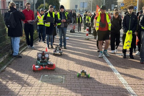 [FOTO] Dzięki nim elektrośmieci zyskały drugie życie