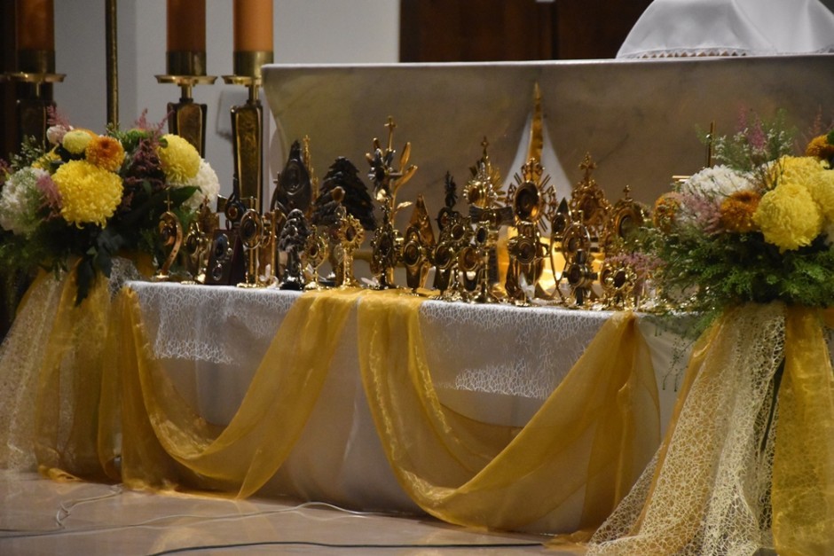 Noce Świętych w parafiach diecezji kieleckiej