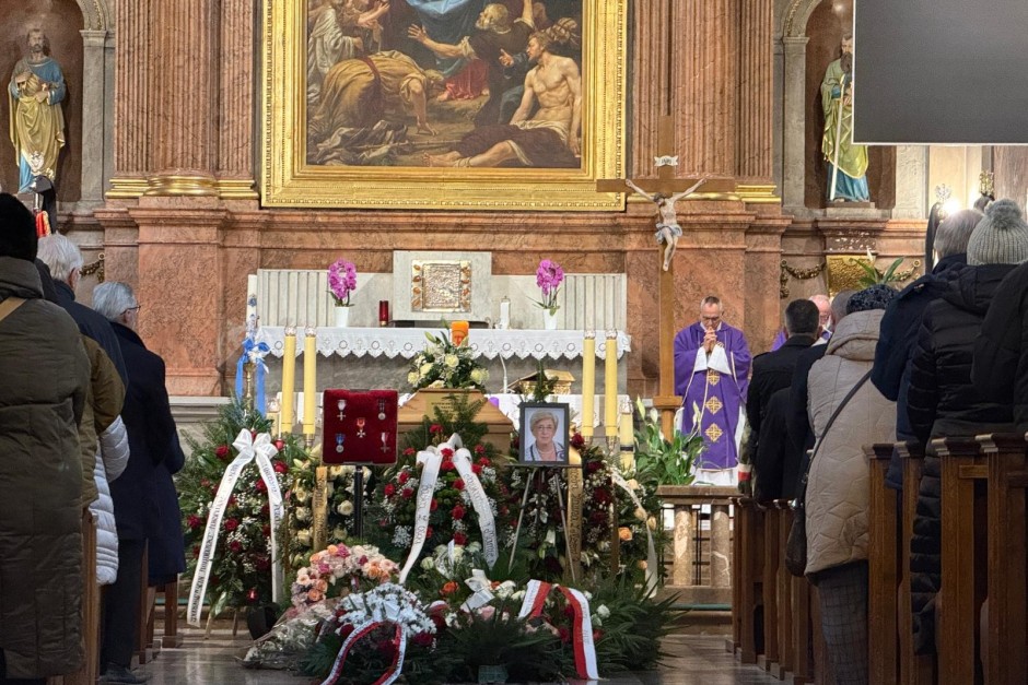„Kochała Pana Boga i Ojczyznę”. Kielce pożegnały Stanisławę „Nataszę” Gawlik