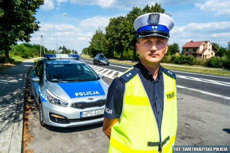 Policjanci apelują do kierowców: Pamiętajmy, że na drodze nie jesteśmy sami