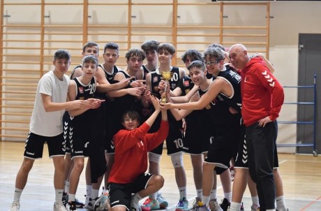 Młodzi koszykarze z Kielc rozpoczynają walkę o Mistrzostwo Polski