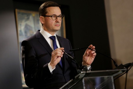 Premier Morawiecki: Cmentarze będą zamknięte we Wszystkich Świętych
