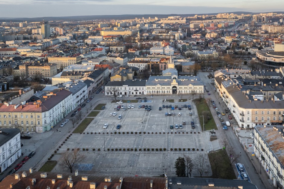 Plac Wolności – mieszkańcy pytają: skąd wzięła się ta suma?