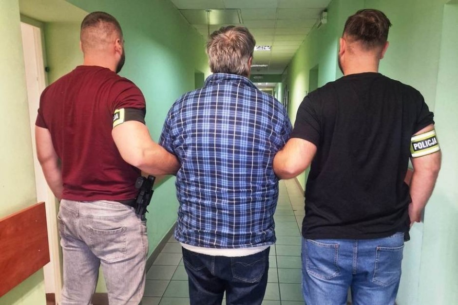 Odbierał pieniądze od ofiar oszustw. 61-latek z zarzutami