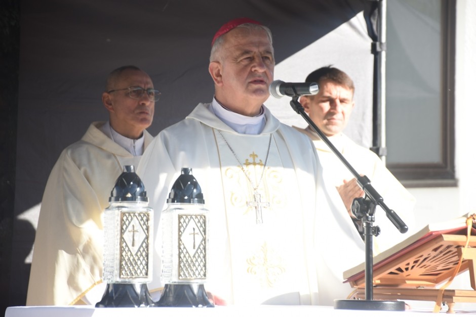Biskup Jan Piotrowski: Święci są wśród nas
