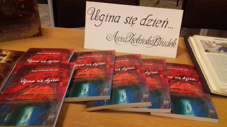 [FOTO] „Z szacunkiem do książki”. I Giełda Wydawnictw Świętokrzyskich w WDK