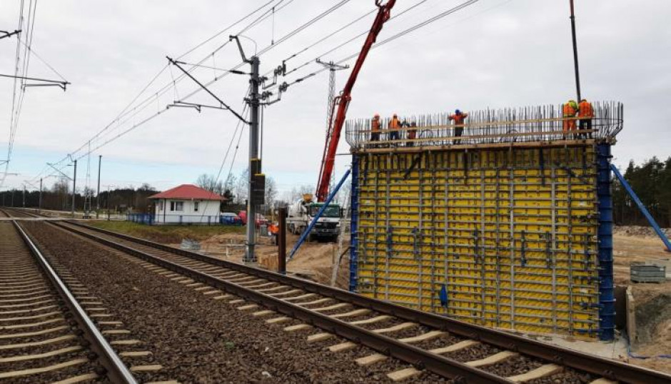 Ruch kolejowy na odcinku Pilichowice – Olszamowice przywrócony po awarii sieci trakcyjnej