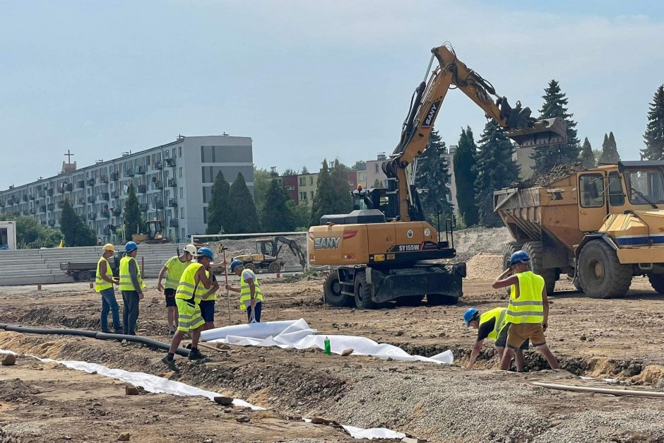 Trwa budowa nowego stadionu Staru Starachowice