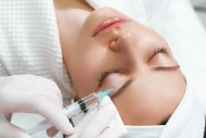 Mezoterapia igłowa – medycyna estetyczna i innowacyjne metody rewitalizacji skóry