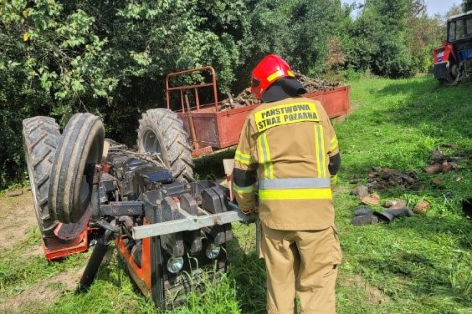 W Niedźwiedzicach traktor przygniótł mężczyznę