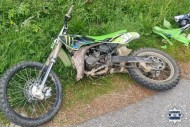 Przejażdżka motocyklem bez uprawnień. Skończyło się na obrażeniach i Sądzie Rodzinnym