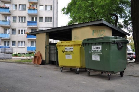Jak segregować odpady? Eneris uruchomił bezpłatną infolinię dla kielczan