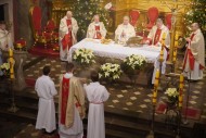 Msza święta w Boże Narodzenie pod przewodnictwem biskupów kieleckich