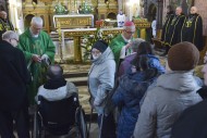 [FOTO] Biskup Kielecki modlił się z chorymi i cierpiącymi