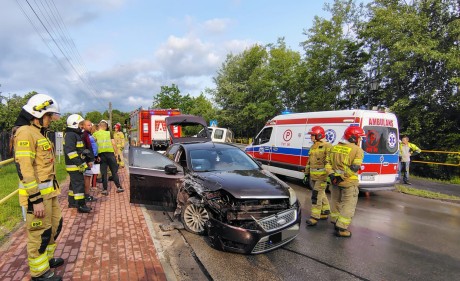 Wypadek na skrzyżowaniu. Jedna osoba w szpitalu, a pasażer... poszukiwany