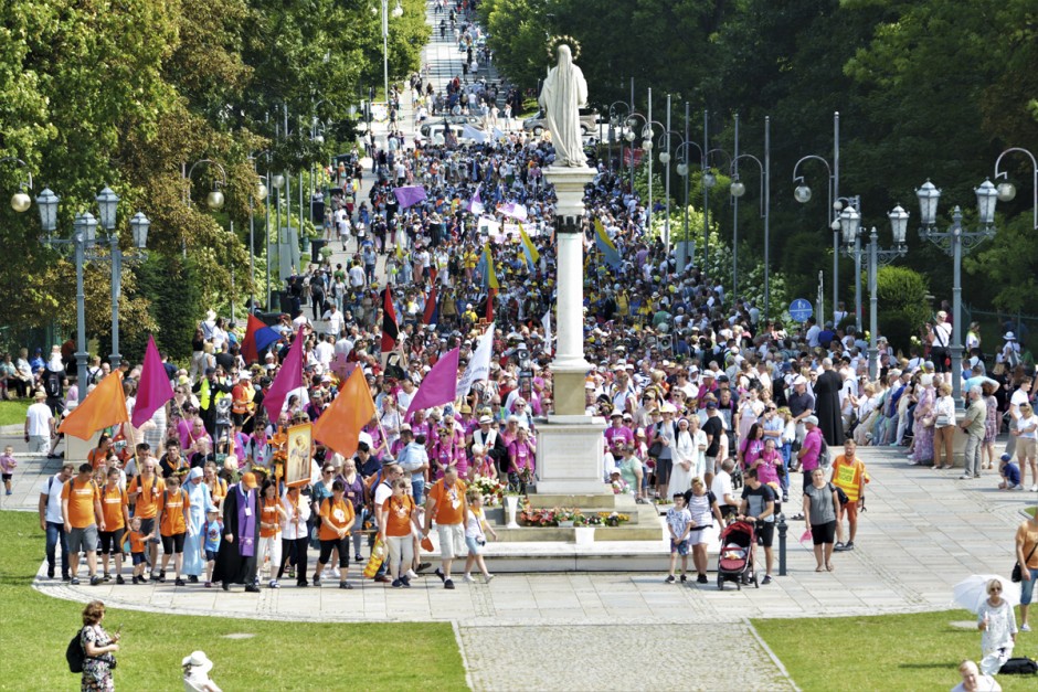 [FOTO] Kielecka pielgrzymka idzie do Matki! Zobacz zeszłoroczne wejście na Jasną Górę