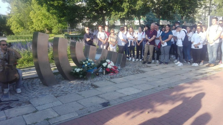 Kielczanie uczcili 77. rocznicę zagłady getta. Złożono kwiaty, odmówiono wspólną modlitwę i oddano hołd zamordowanym