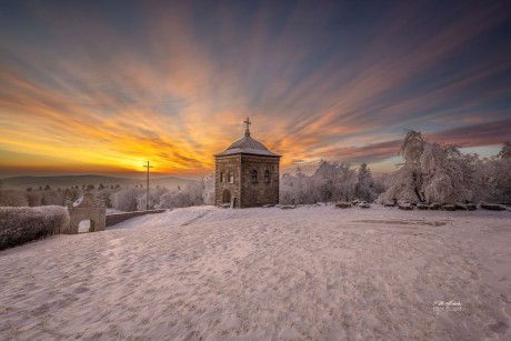 Święty Krzyż zaprasza na konkurs pieśni pasyjnej