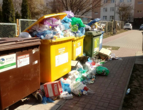 Prawie pół miliona kary dla Eneris za niewywożenie śmieci