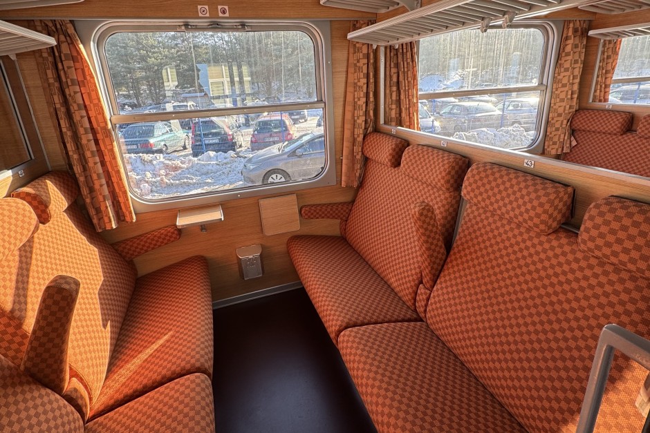 Na tory wyjedzie pociąg… Nieśpieszny. Poczujemy klimat lat 80-tych