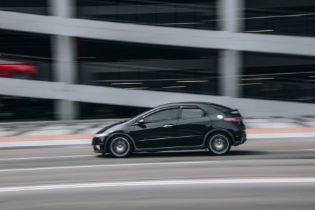 Nowe przepisy dla kierowców wchodzą w życie. Bat na piratów drogowych?