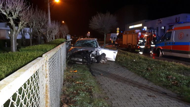 [ZDJĘCIA] Włoszczowa: pijany kierowca spowodował wypadek