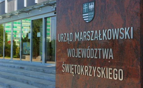 Pomoc w czasie epidemii: Urząd Marszałkowski uruchamia telefony wsparcia