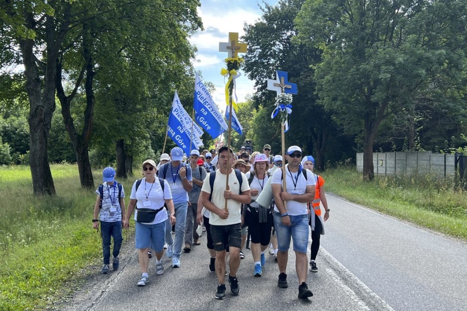 Pielgrzymi blisko Kielc. Dziś wyruszą z Dębskiej Woli i Morawicy