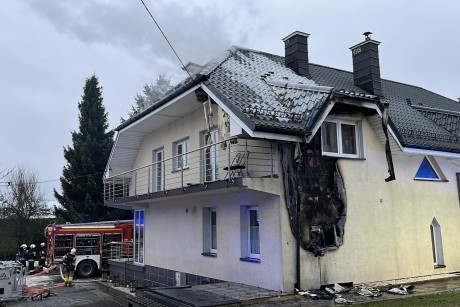 Pożar domu w Masłowie. Ewakuowało się siedem osób
