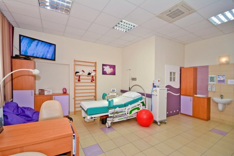 Szpital na ul. Prostej wznawia porody rodzinne