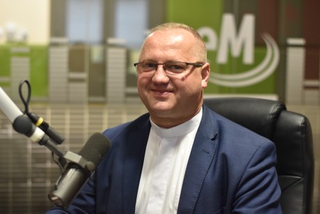 Ksiądz Łukasz Zygmunt: Różaniec to modlitwa dla wszystkich