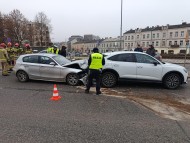 Wypadek na al. IX Wieków Kielc. Jedna osoba ranna