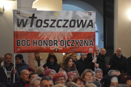 Stanęli w obronie krzyża. Rocznicowe uroczystości we Włoszczowie