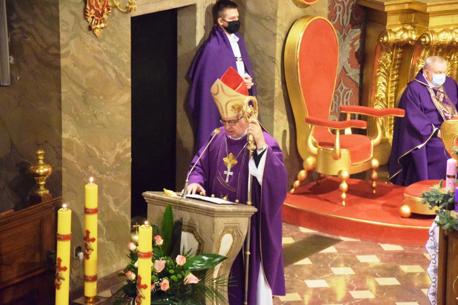 Biskup Jan Piotrowski: Adwent jest czasem łagodnej przemiany serca