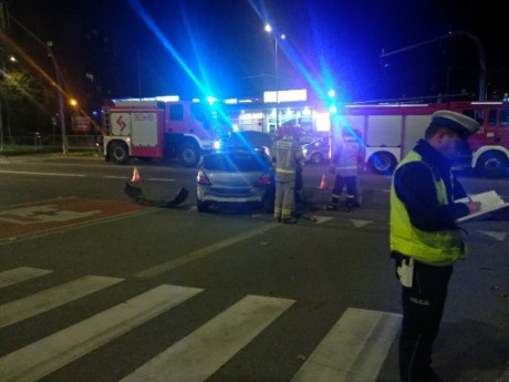 Wieczorny wypadek na Grunwaldzkiej. Kobieta w ciąży w szpitalu