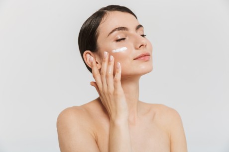 Kompleksowa pielęgnacja cery naczynkowej – jak skutecznie dbać o wrażliwą skórę twarzy?