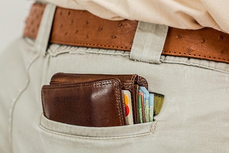 Zrobił zakupy za 30 złotych… odpowie za kradzież z włamaniem