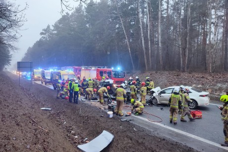 Wypadek w miejscowości Koliszowy. Cztery osoby w szpitalu