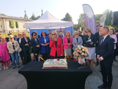 [FOTO] Inicjatywa Świętokrzyska świętuje urodziny i pomaga powodzianom