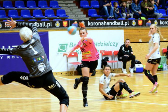 Skrzydłowa Korony Handball opuści początek sezonu