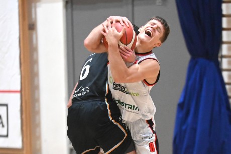 UJK Kielce bez punktów w starciu z liderem