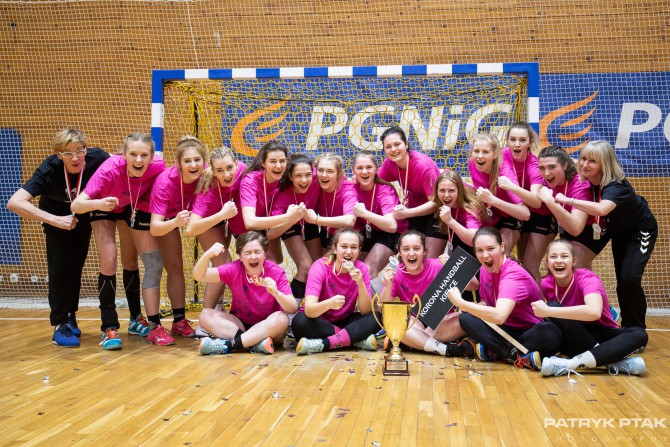 Juniorki Korony Handball ze srebrnym medalem mistrzostw Polski