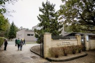 Wojewoda przekazał dary dla schroniska